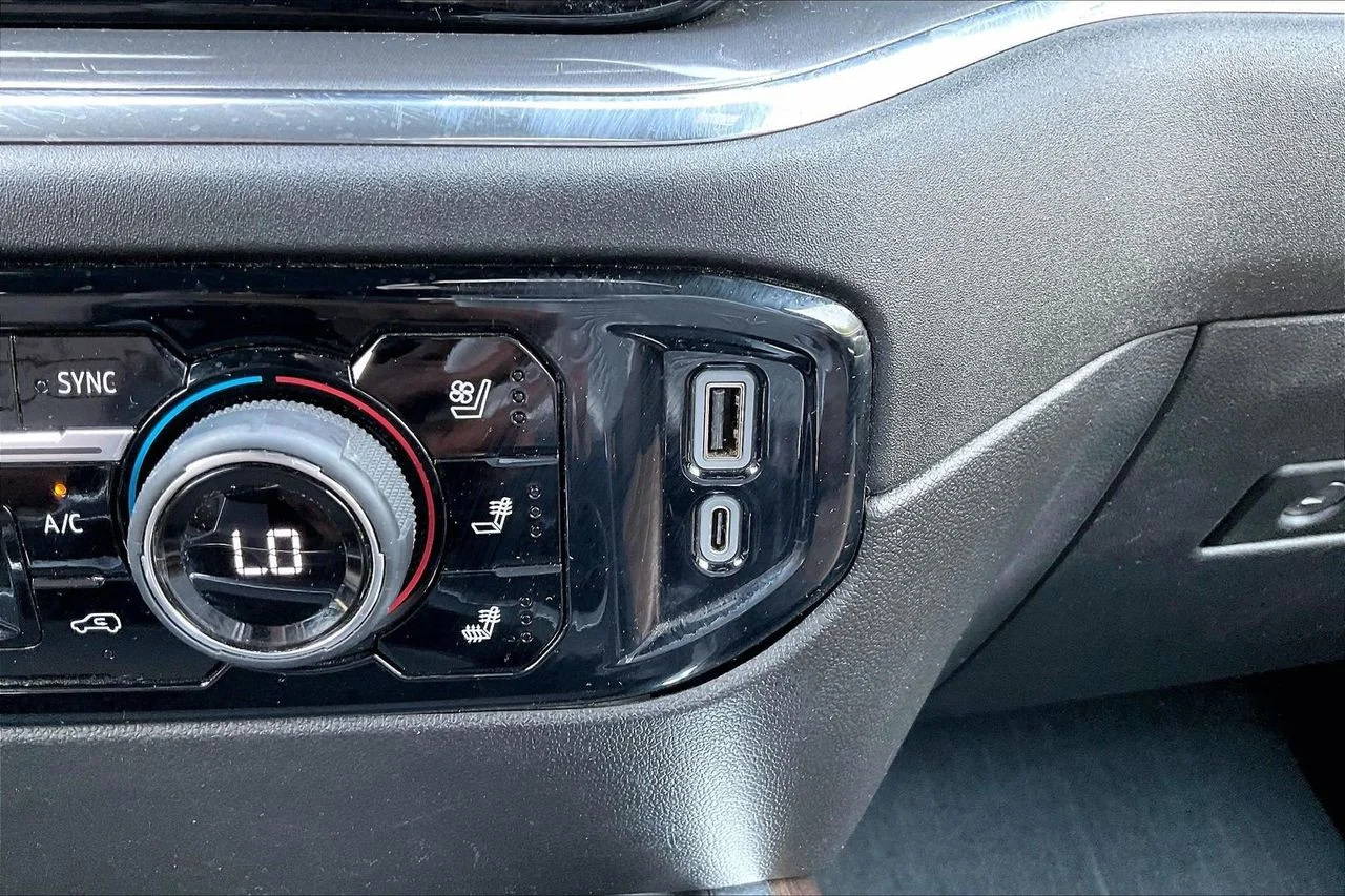 Used 2024 Blue Chevrolet High Country image 18