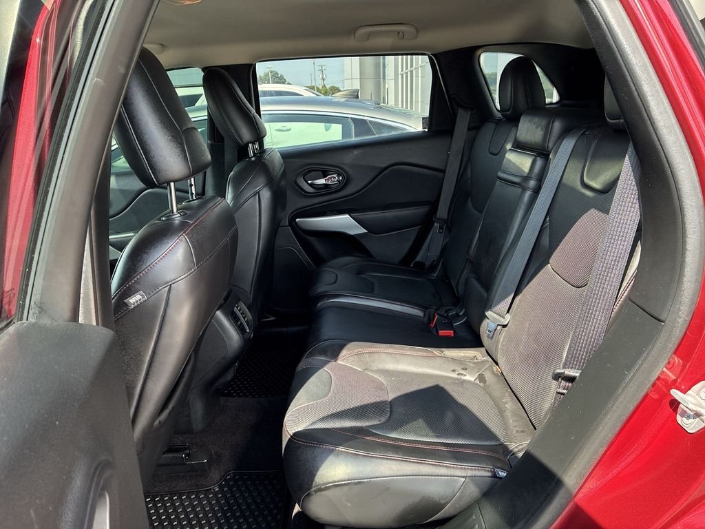Used 2017 Red Jeep Trailhawk image 22