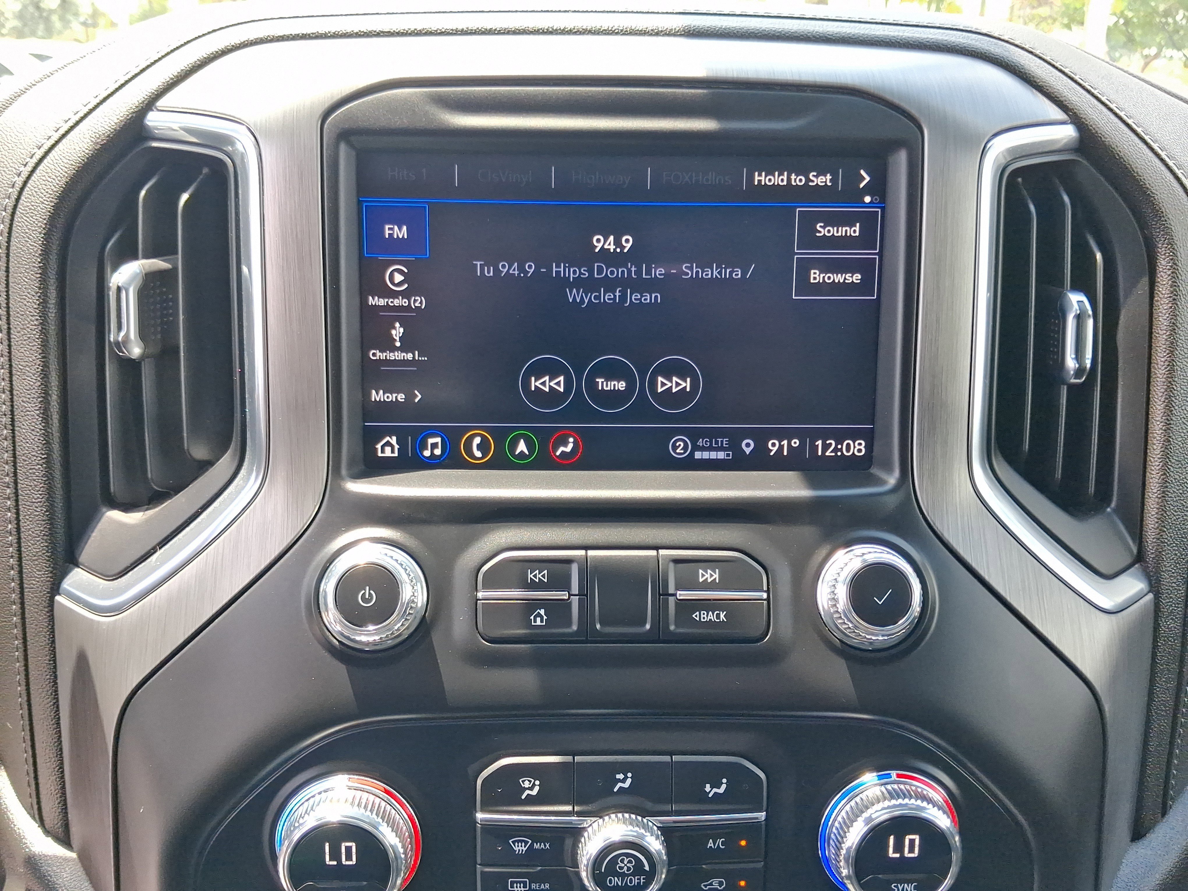 Used 2023 White GMC Denali image 23