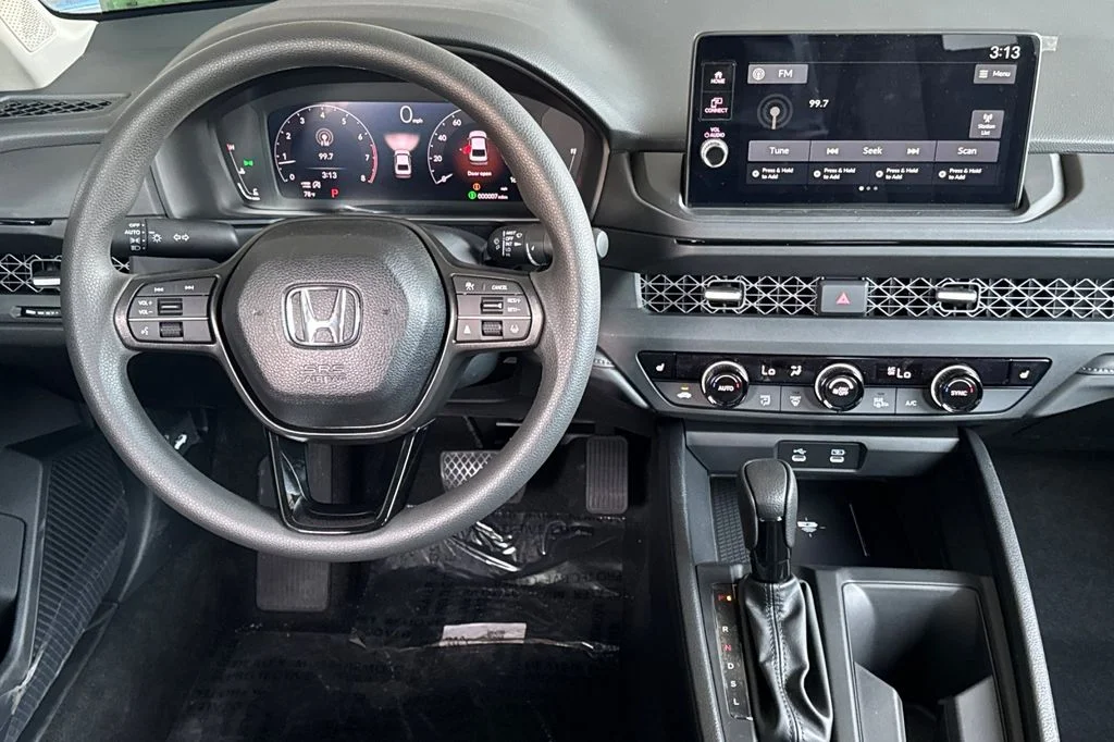New 2026 Urban Gray Pearl Honda SE image 16