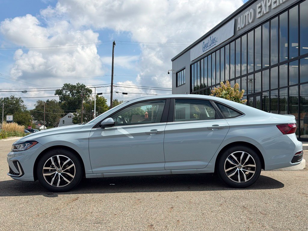 Used 2026 Gray Volkswagen 1.5T SE image 2