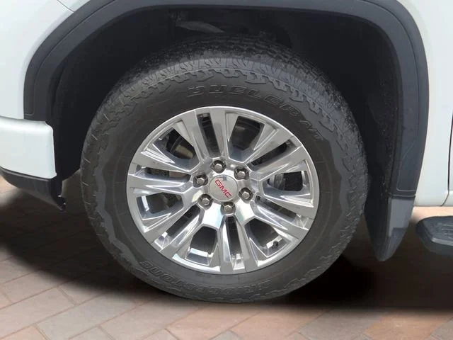 Used 2023 Summit White GMC Denali image 31
