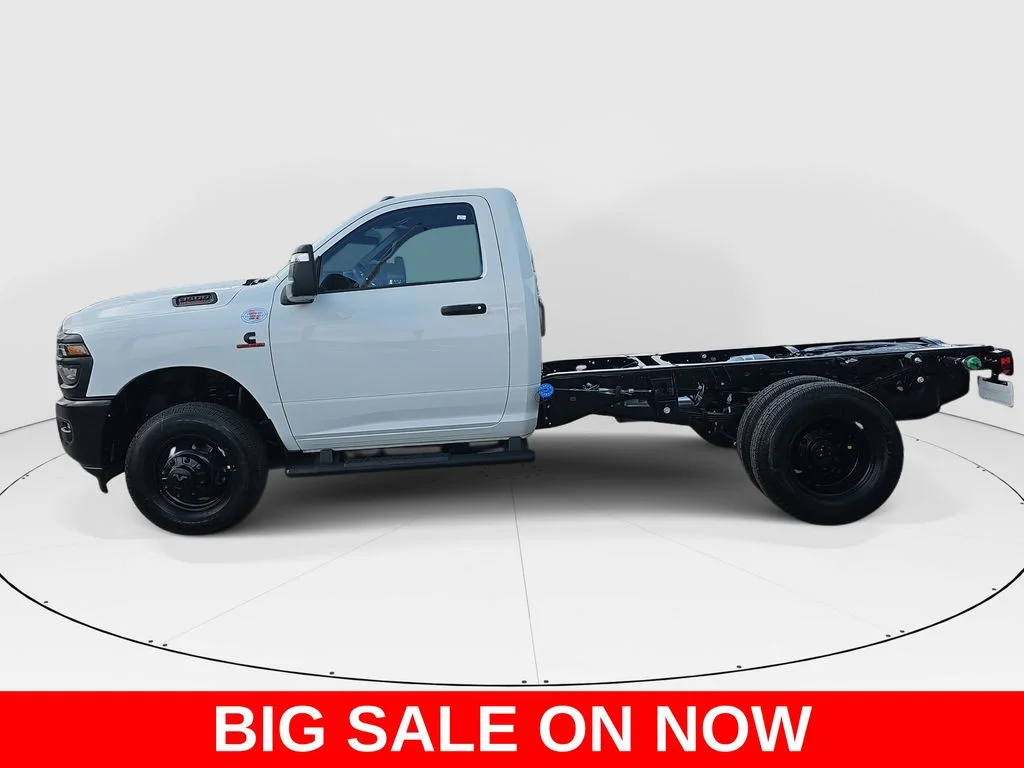 New 2026 Bright White Clearcoat RAM Tradesman image 6
