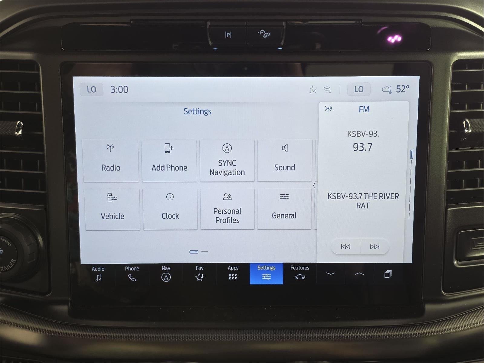 New 2025 Agate Black Metallic Ford Lariat® image 40