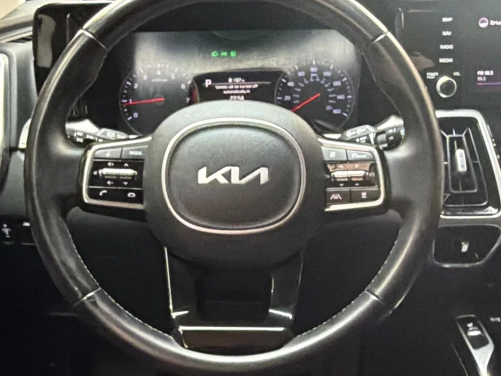 Used 2022 Sparkling Silver Kia SX image 16