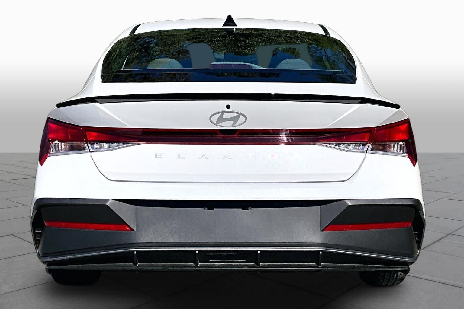 Used 2026 Serenity White Hyundai SEL Sport image 5