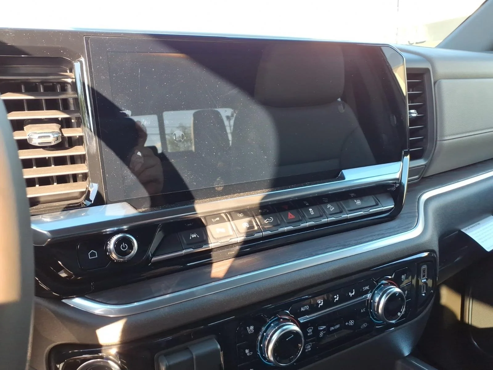 2026 GMC Sierra 1500 SLT - Photo 11