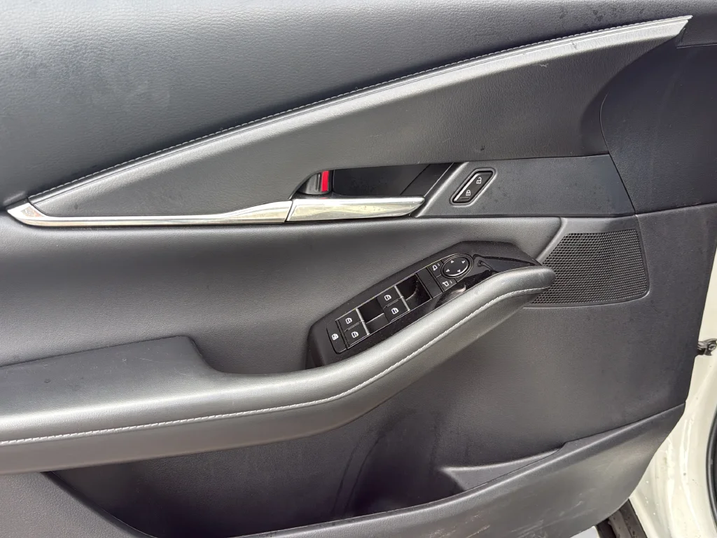 Used 2025 White Mazda 2.5 S Preferred Package image 24