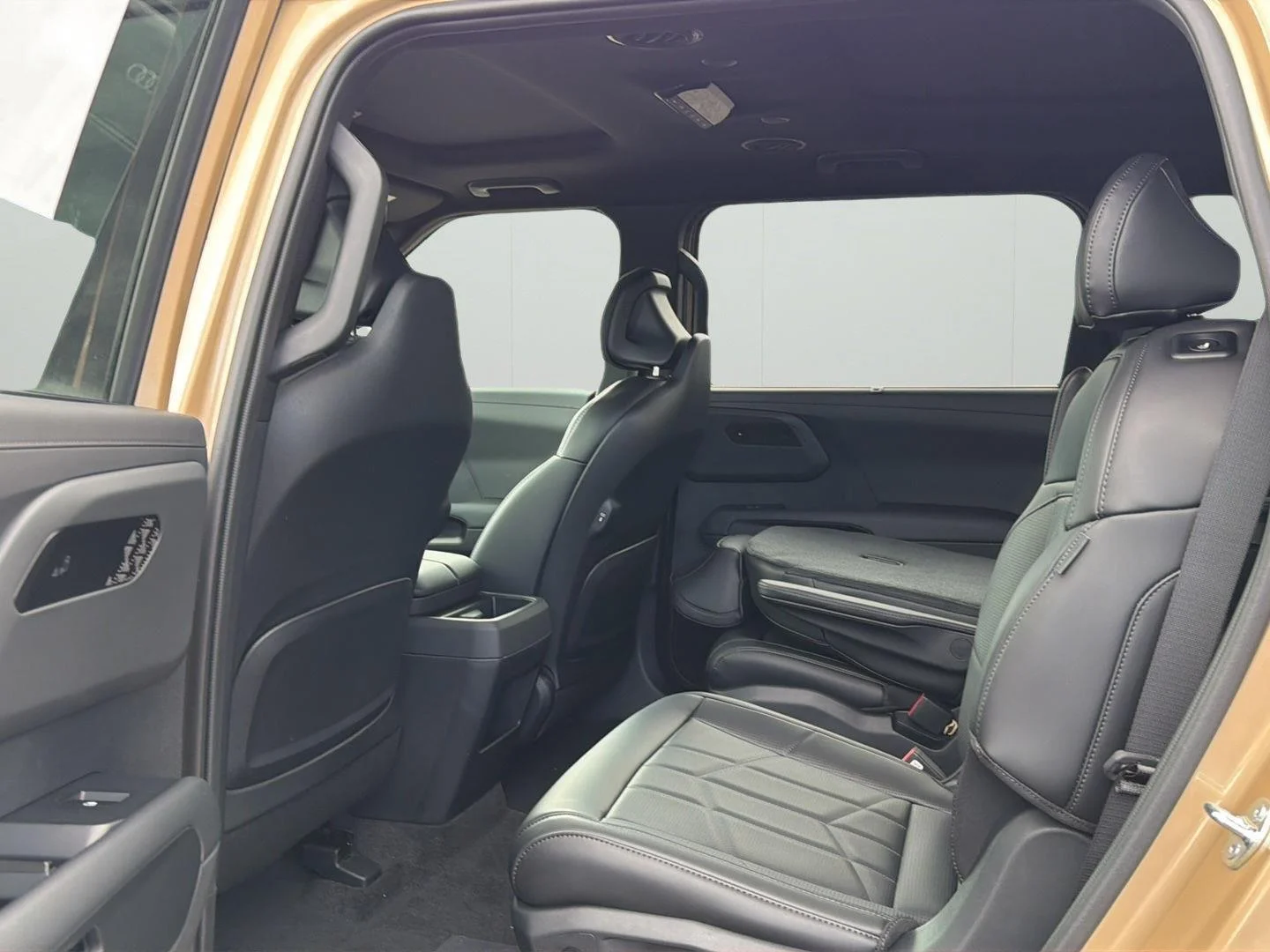 New 2027 Terrain Brown Kia X-Pro SX image 9