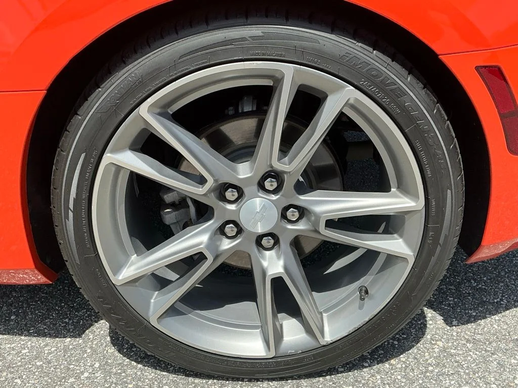 Used 2019 Orange Chevrolet 3LT image 25