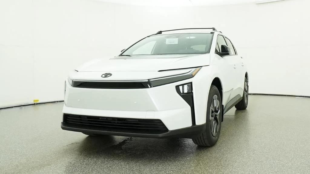 New 2026 Wind Chill Pearl Toyota XLE image 20