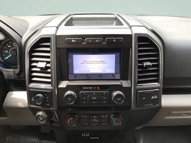 Used 2018  Ford XLT image 16