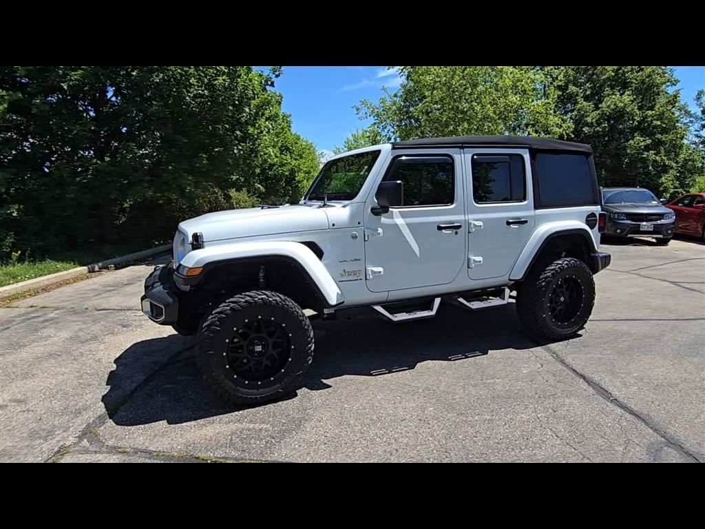 Used 2023 White Jeep Sahara image 4