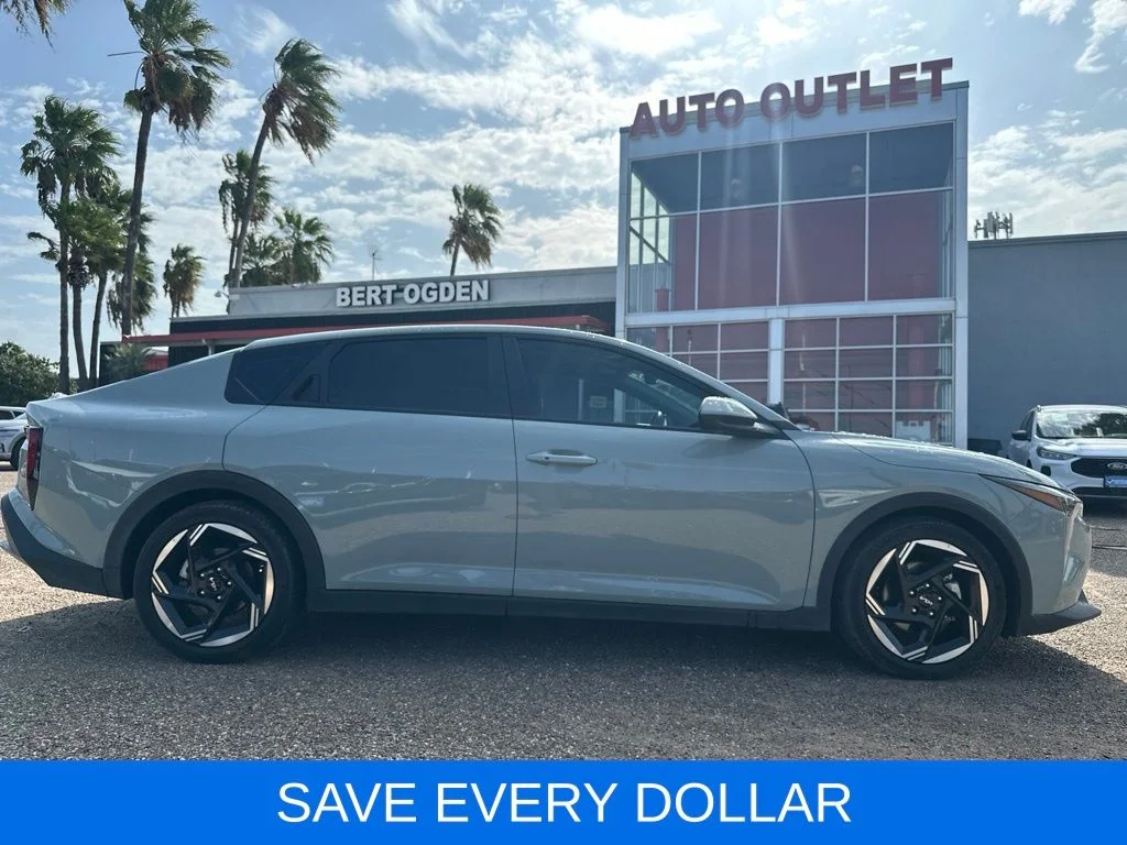 Used 2025 Green Kia EX image 3