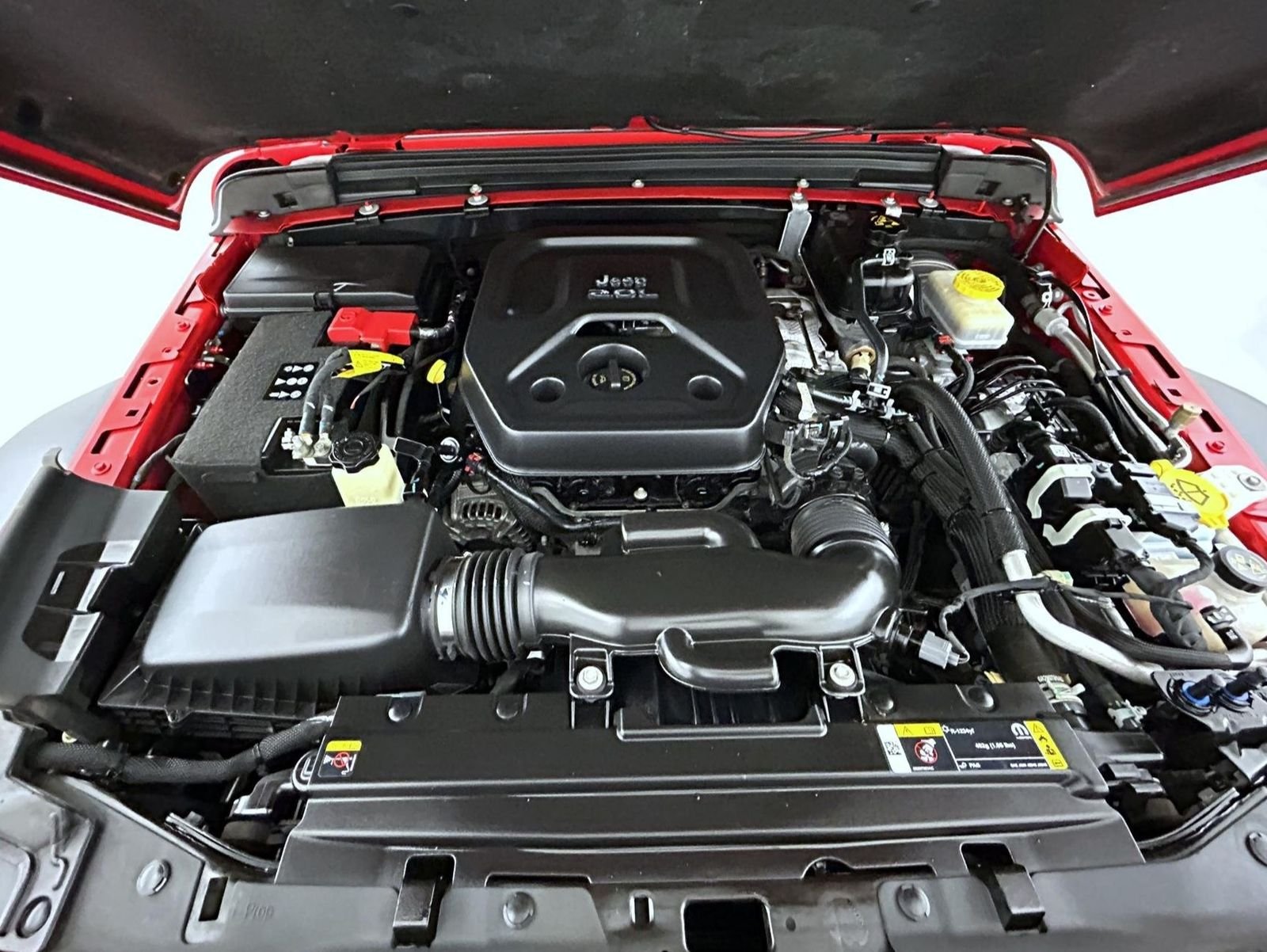 Used 2023 Red Jeep Sport S image 25