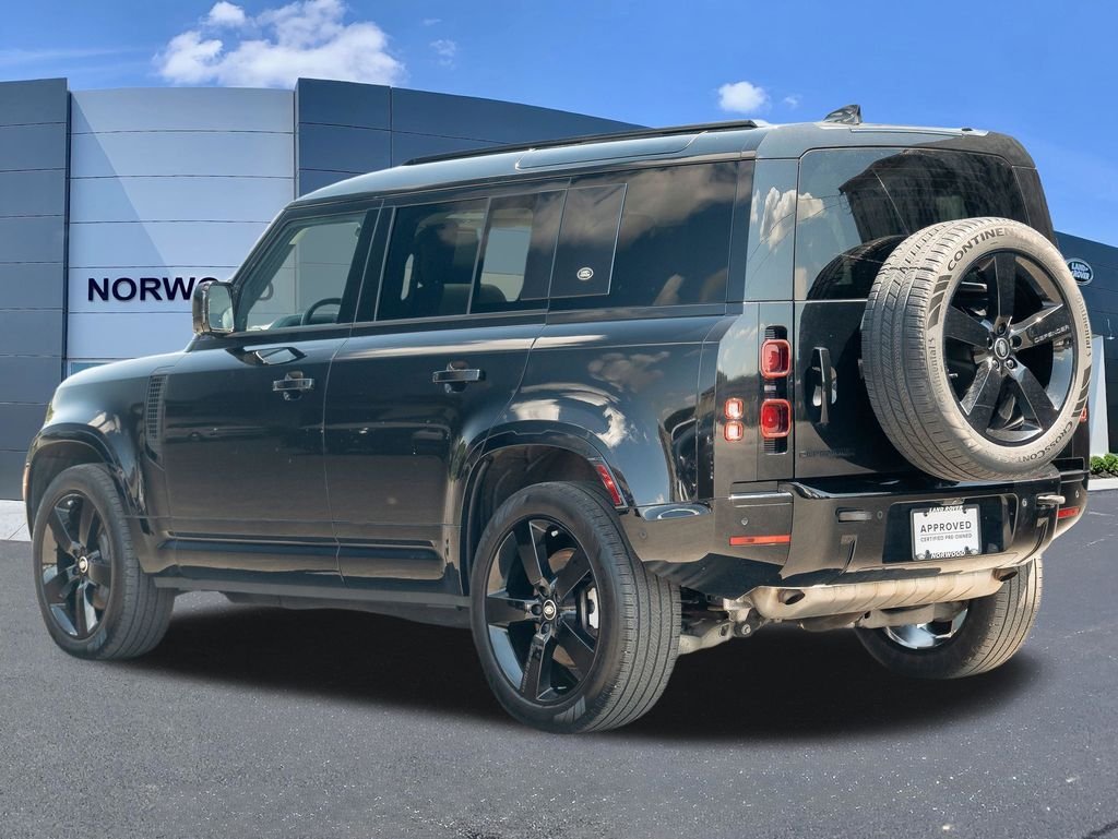 Certified Used 2024 Black Land Rover X-Dynamic SE image 6