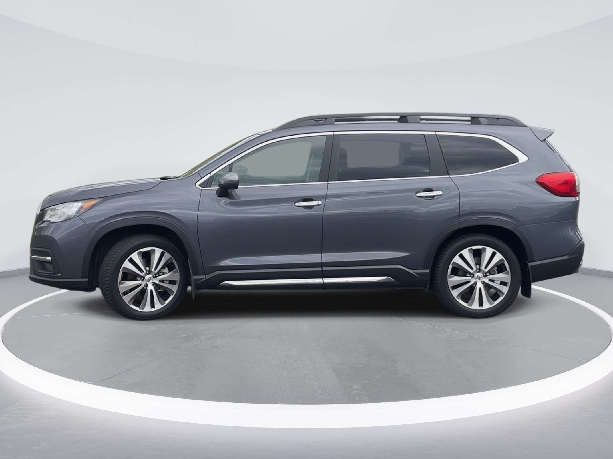 Used 2022 Magnetite Gray Metallic Subaru Touring image 4