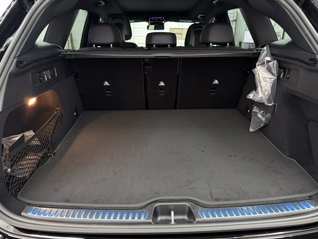 New 2027 Black Mercedes-Benz GLC 300 image 25