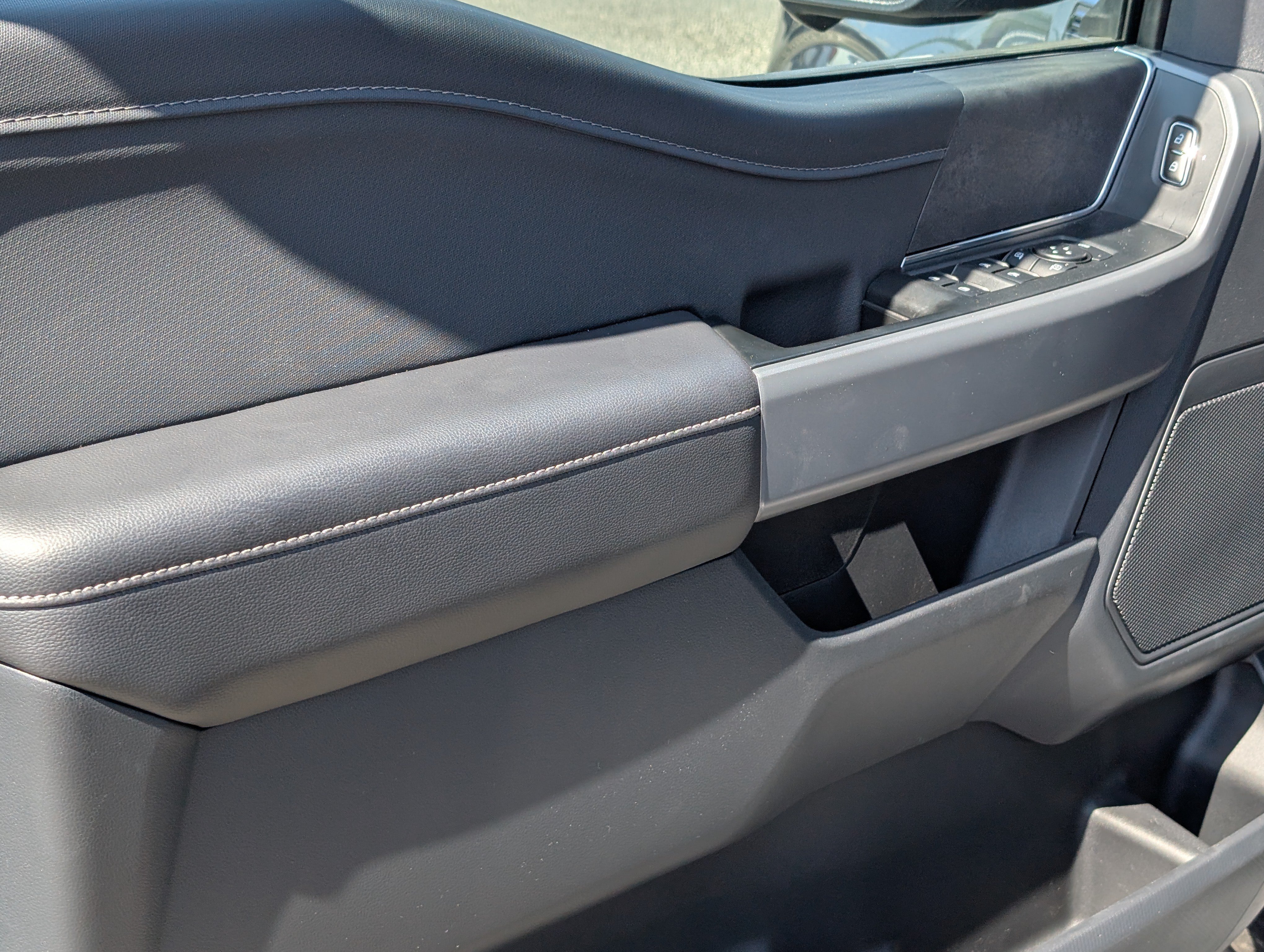 New 2026 Carbonized Gray Metallic FORD XLT image 16