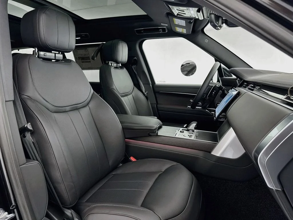 New 2027 Santorini Black Land Rover SE image 30