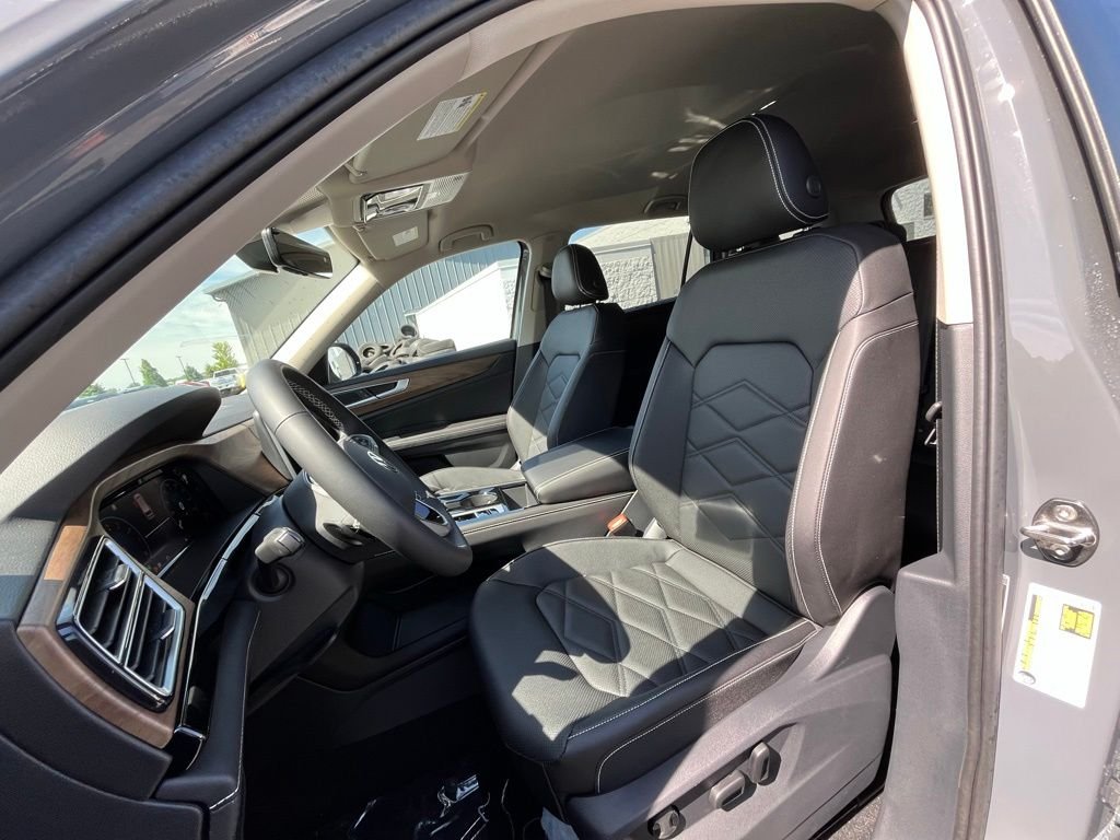 New 2026 Gray Volkswagen 2.0T SE w/Technology image 10