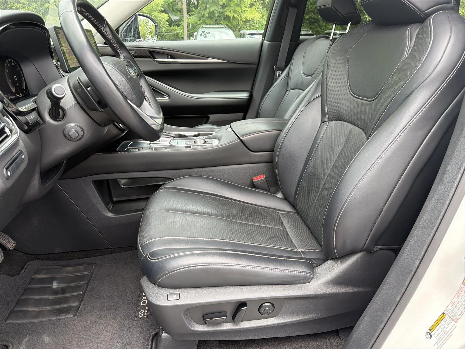 Certified Used 2023 Majestic White INFINITI SENSORY image 20