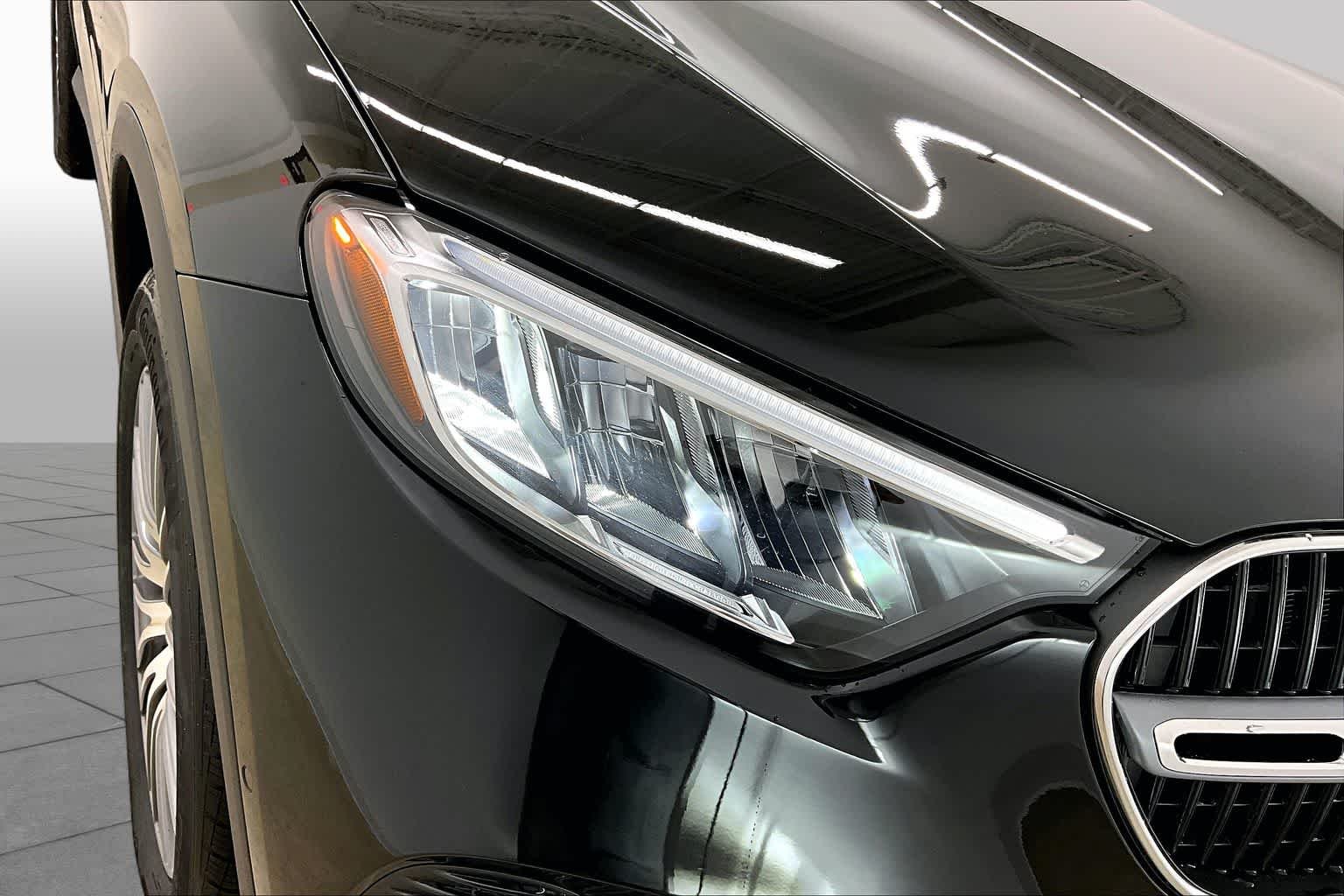 New 2026 Black Mercedes-Benz GLC 300 image 13