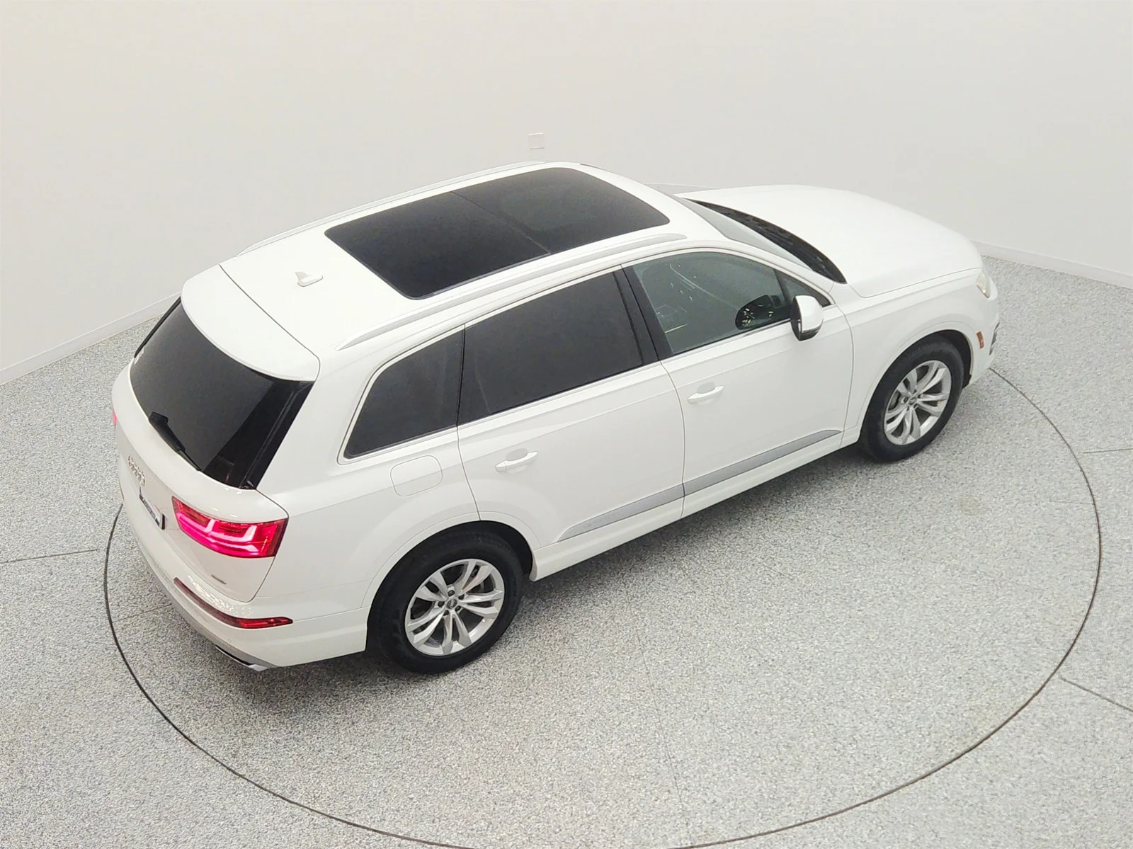 Used 2019 Carrara White Audi Premium Plus 55 TFSI quattro image 26