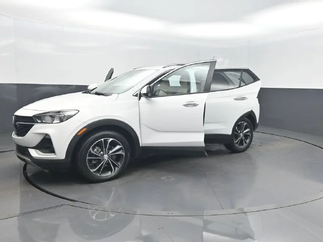 Used 2020 White Buick Select image 37