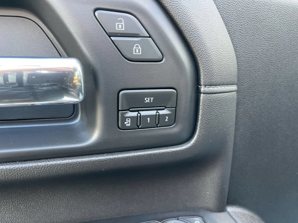 Used 2022 Summit White GMC Denali image 11