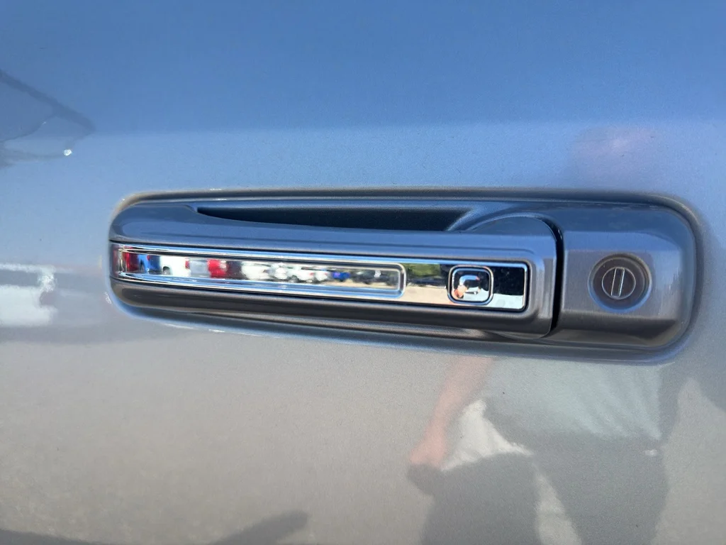 Used 2022 Billet Silver Metallic Clearcoat Ram Laramie image 10