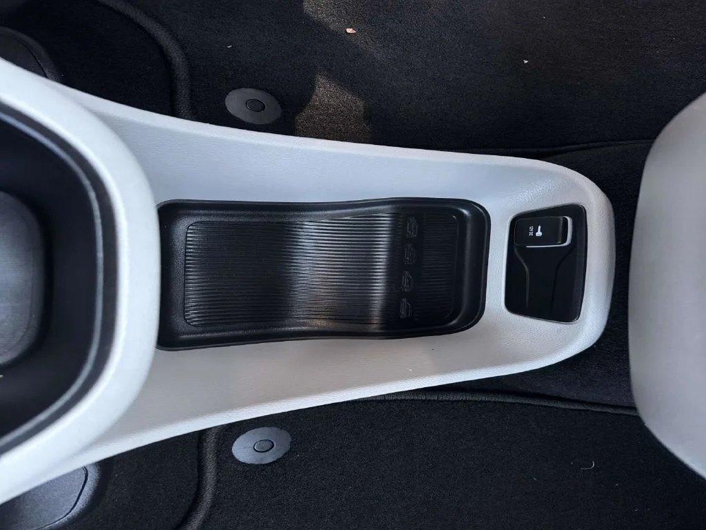 Used 2023 White Chrysler Touring L image 43