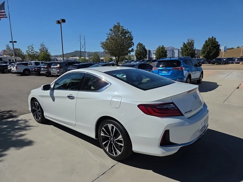 Used 2017  Honda EX-L image 7