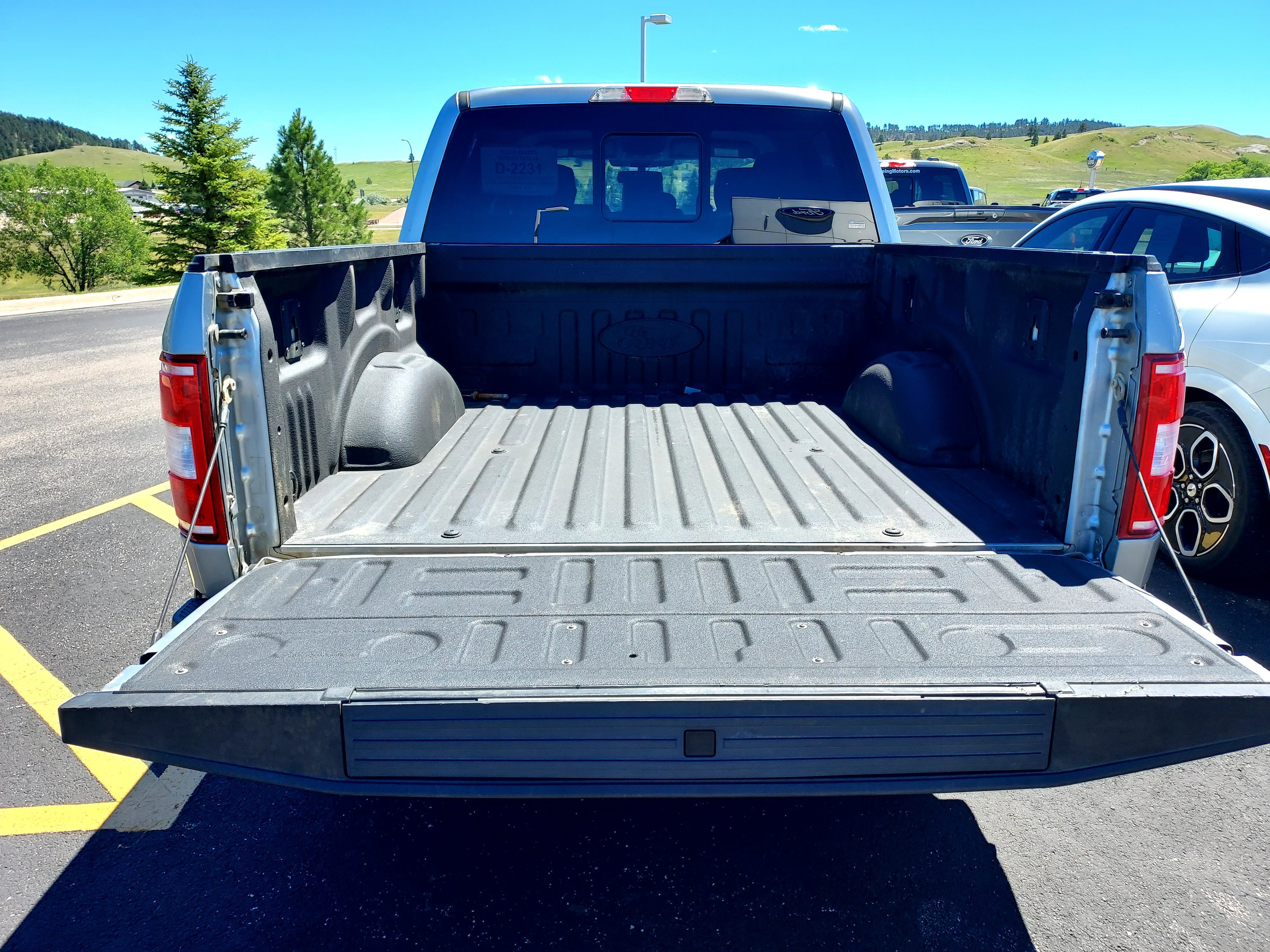 Used 2020 Silver Ford XLT image 7