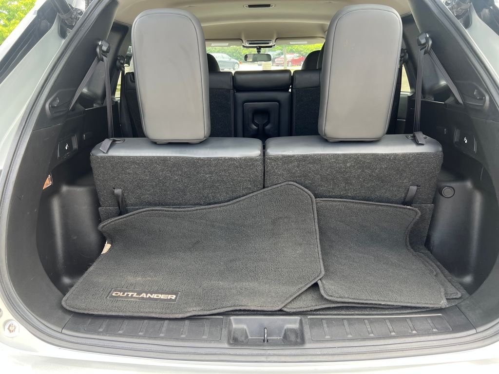 Used 2024  Mitsubishi SE image 25