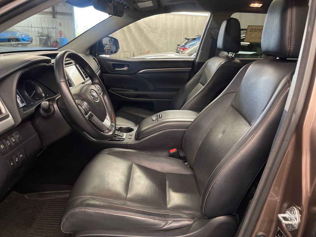 Certified Used 2017 Brown Toyota Limited image 13