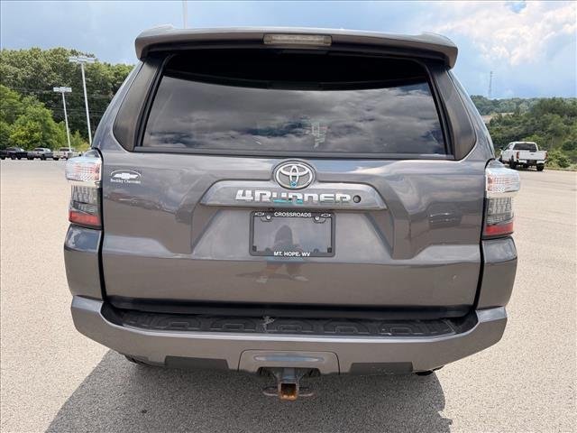 Used 2018 Magnetic Gray Metallic Toyota SR5 image 4