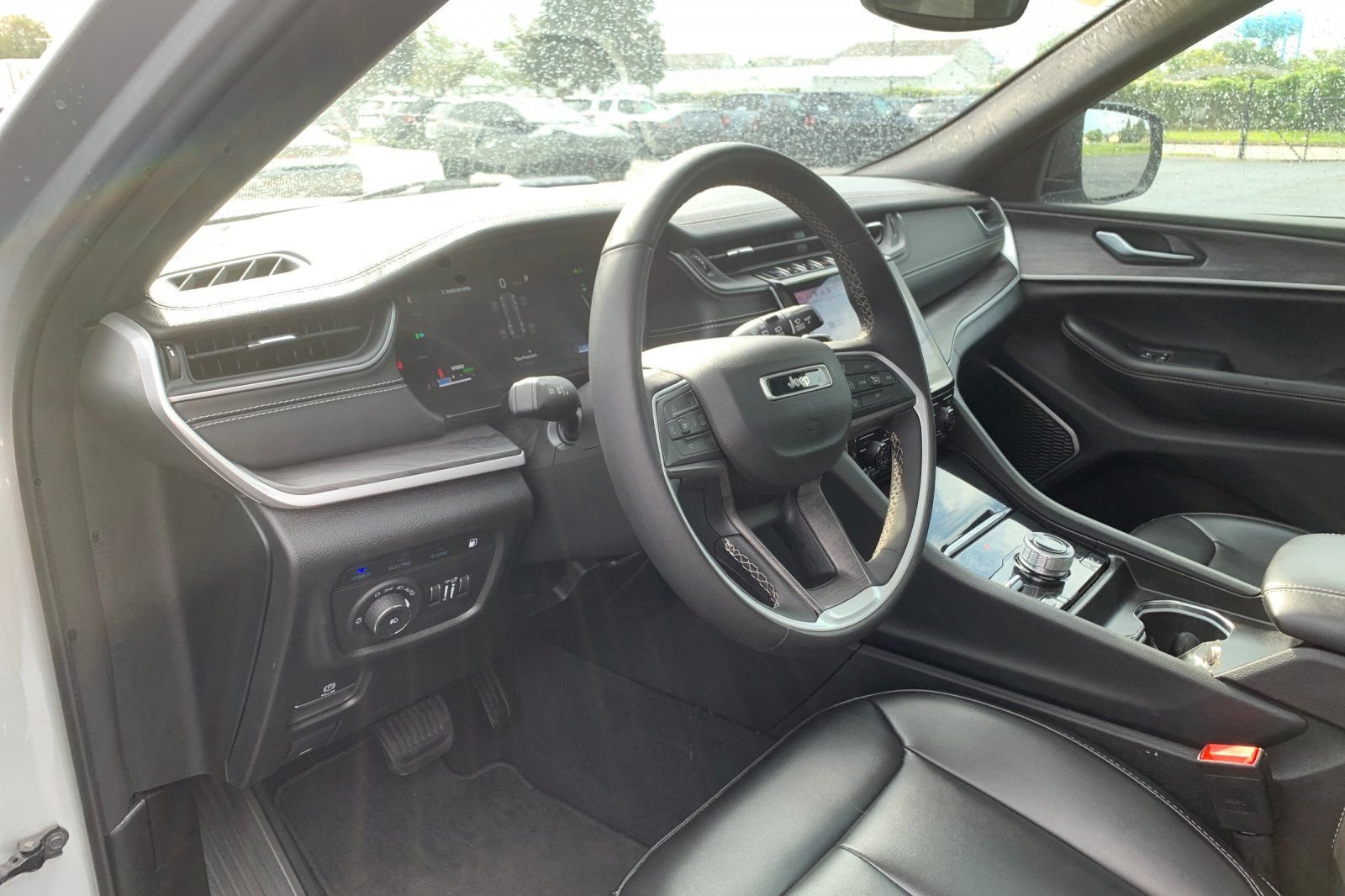 Used 2024 Silver Jeep 4xe image 12
