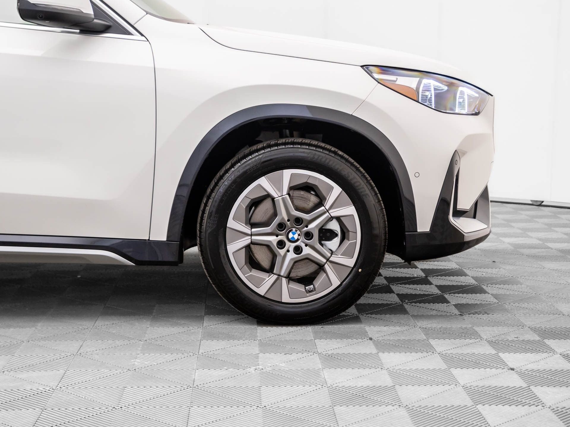 New 2026 Alpine White BMW xDrive28i image 33