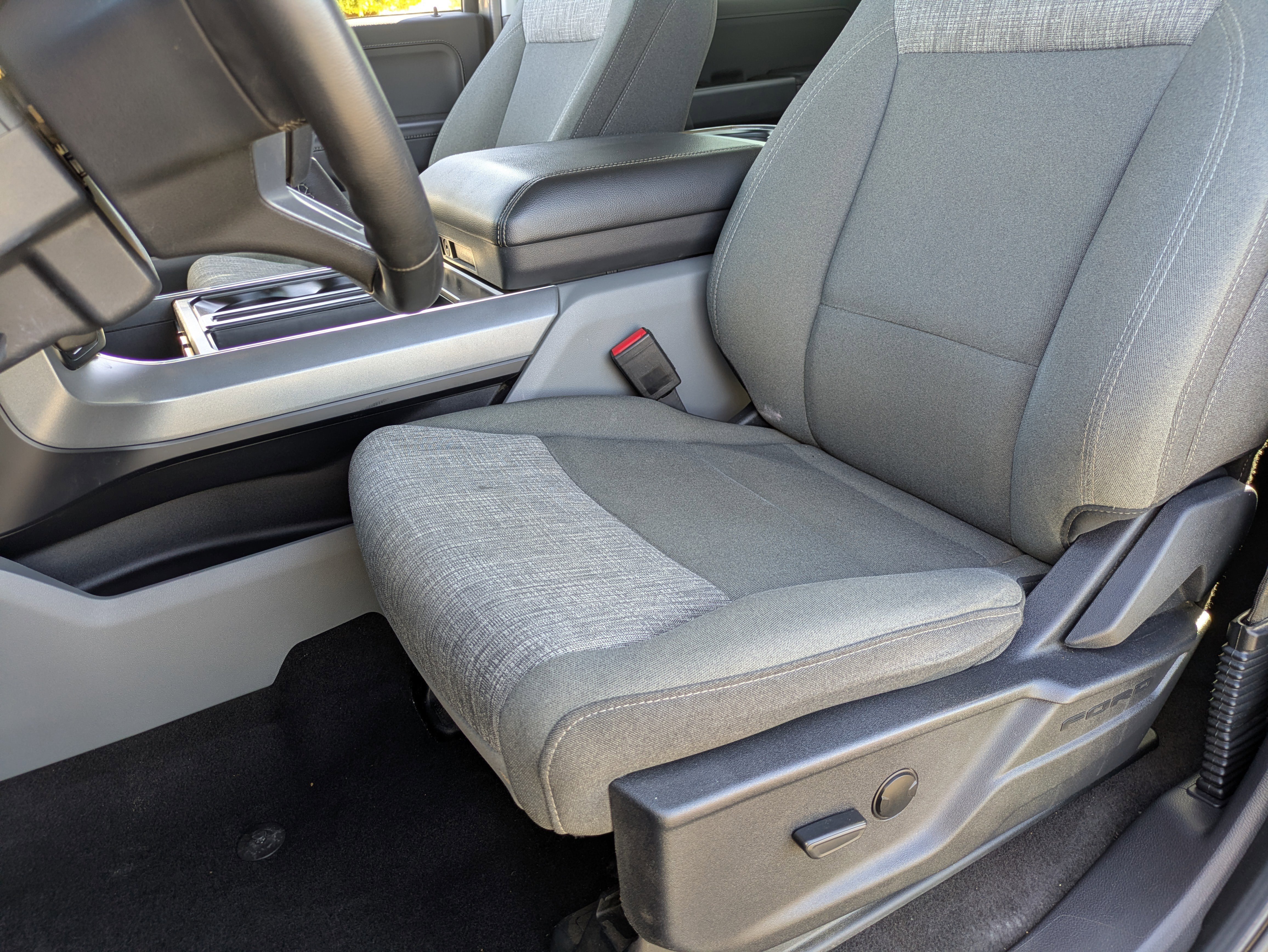 Used 2023 Bronze Ford XLT image 15