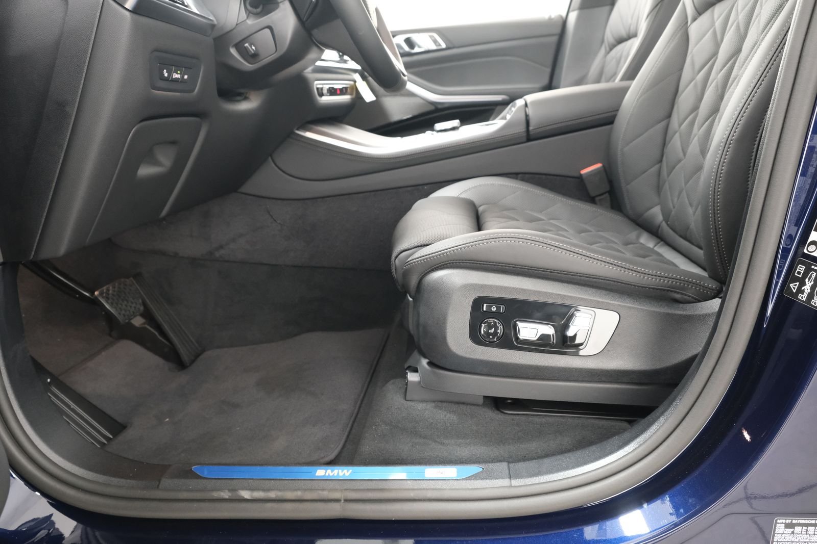 New 2026 Tanzanite Blue II Metallic BMW xDrive40i image 51