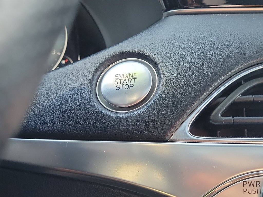 Used 2022 White Hyundai Calligraphy image 24