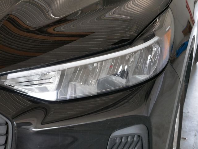 Used 2025 Black Metallic Ford Active image 5