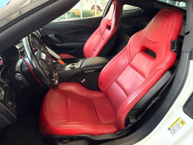 Used 2019 White Chevrolet Stingray image 4