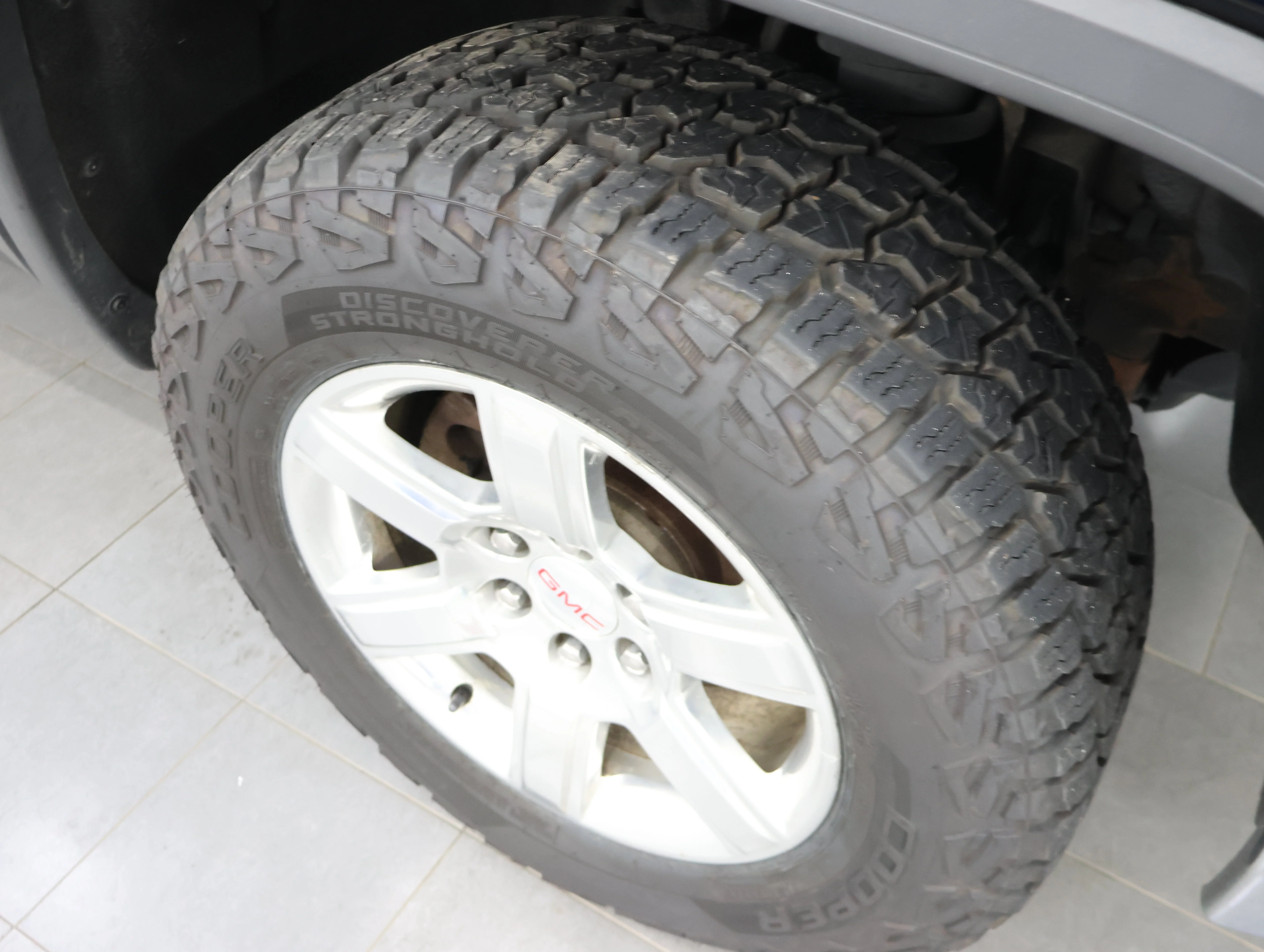 Used 2017 Onyx Black GMC SLT image 3