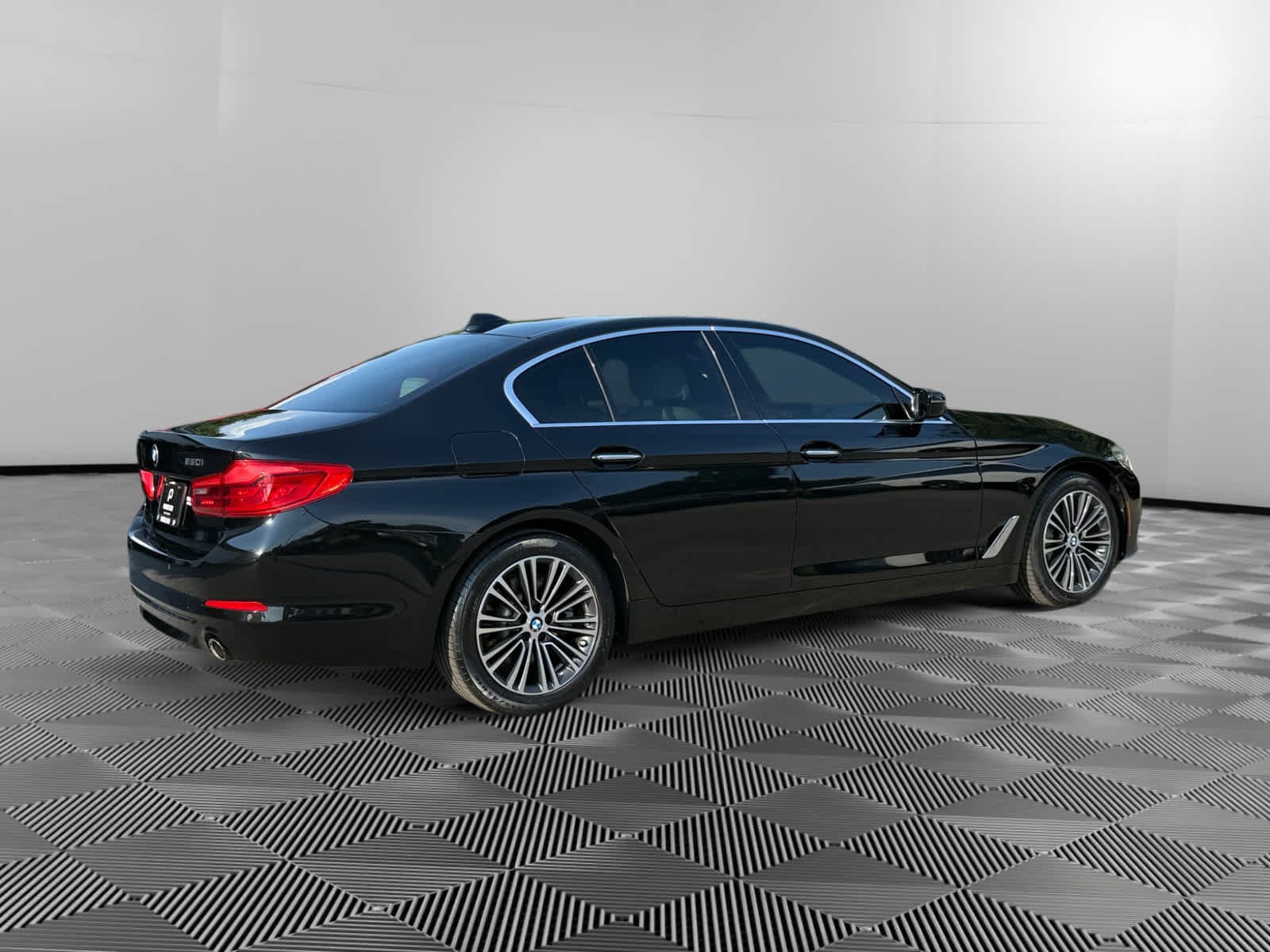 Used 2017 Black Sapphire Metallic BMW 530i image 5