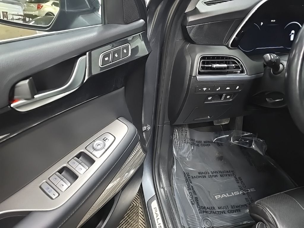 Used 2022 Gray Hyundai Limited image 29