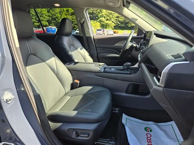 Used 2025 Gray Toyota XLE image 19