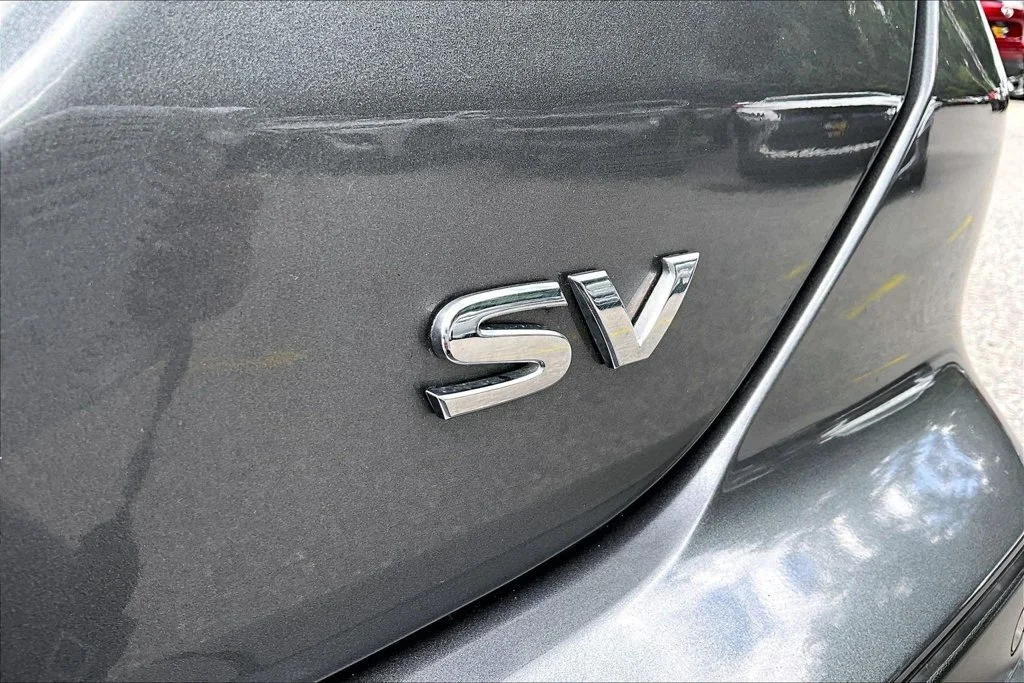 Used 2022 Gray Nissan SV image 24