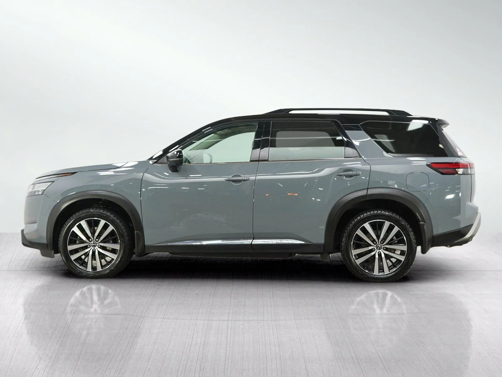Used 2023 Nissan Pathfinder Platinum with VIN 5N1DR3DF8PC211149 for sale in Wayzata, Minnesota